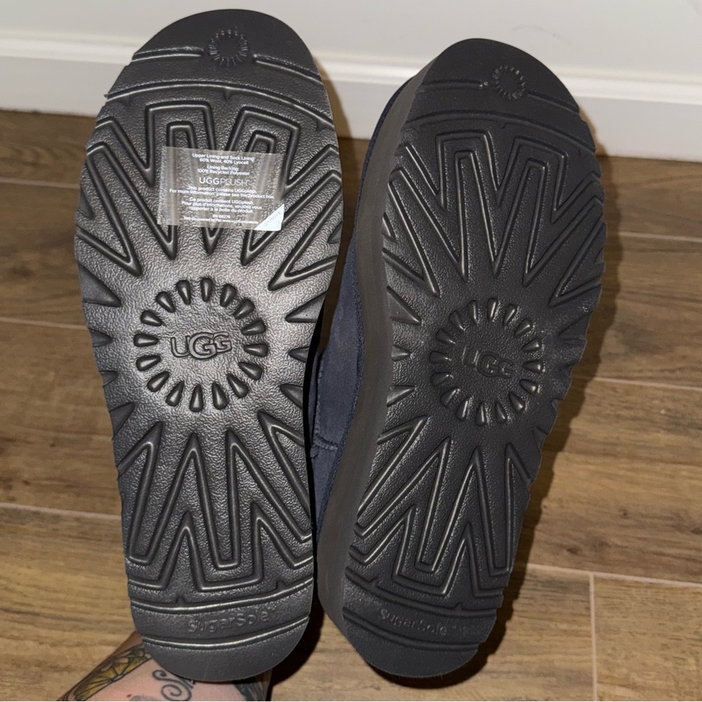 UGG Platform Short Boots - Picture 6 of 7